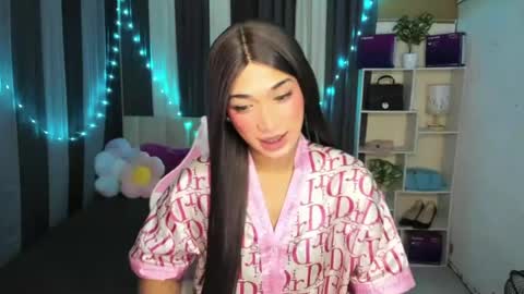 pixiedoll_ online show from July 13, 7:14 pm