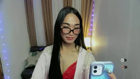 pixiedoll_ online show from January 9, 11:31 pm