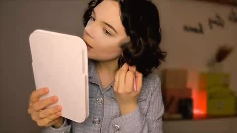 Vikky is here online show from October 28, 1:06 pm