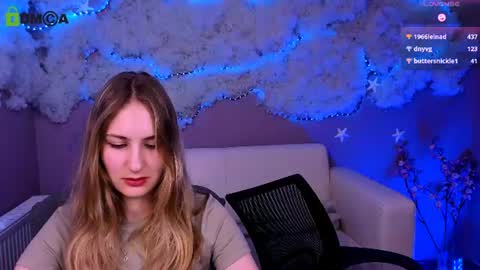 Sophie online show from June 11, 2:53 am