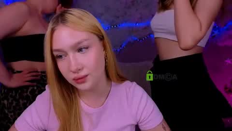 Sophie online show from June 25, 8:10 pm