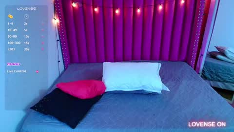Snapshot of playfuljust_18 chatting on December 5, 12:11 pm SAMARA online show from December 5, 12:11 pm
