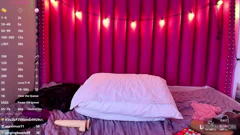 Snapshot of playfuljust_18 chatting on February 19, 10:42 pm SAMARA online show from February 19, 10:42 pm