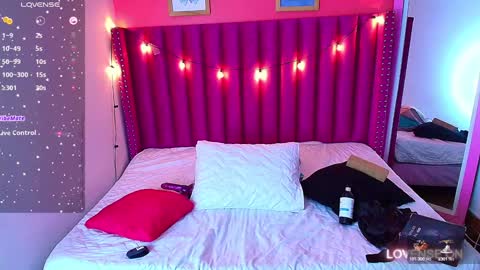 Snapshot of playfuljust_18 chatting on December 15, 12:38 pm SAMARA online show from December 15, 12:38 pm