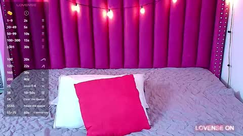 Snapshot of playfuljust_18 chatting on December 22, 12:05 pm SAMARA online show from December 22, 12:05 pm