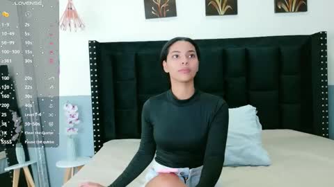 Snapshot of playfuljust_18 chatting on October 19, 6:54 pm SAMARA online show from October 19, 6:54 pm