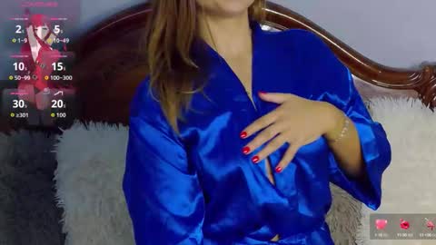 Snapshot of playfulnicole chatting on October 6, 6:19 am PlayfulNicole online show from October 6, 6:19 am