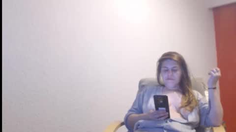 PlayfulSamira online show from April 18, 6:10 pm