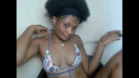 Snapshot of plumnjuicyx chatting on February 17, 4:28 pm plumnjuicyx online show from February 17, 4:28 pm