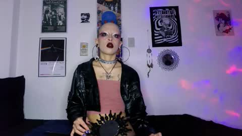    online show from November 10, 11:33 pm