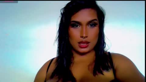 DaniellaBaby online show from October 28, 9:37 am