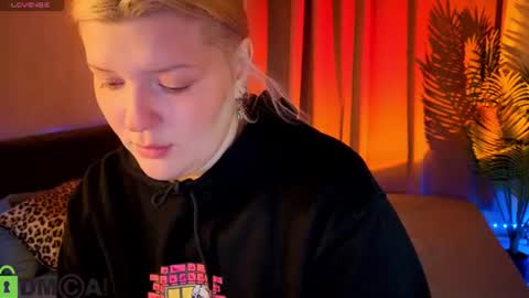Polly online show from June 28, 1:01 am
