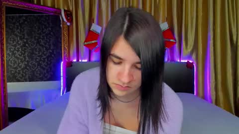 Polly online show from December 15, 1:16 pm