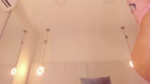 POLLY online show from July 6, 7:16 pm