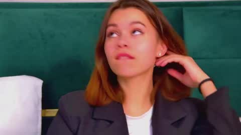 Polly online show from March 10, 4:38 am