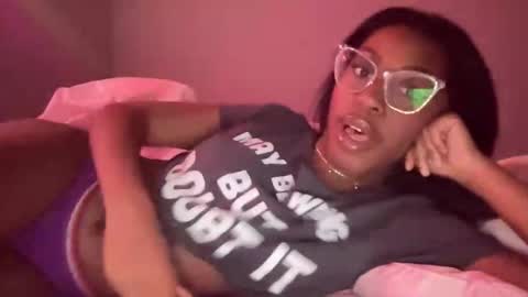 Snapshot of popasprincess chatting on September 19, 1:48 am princess online show from September 19, 1:48 am