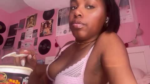 Snapshot of popasprincess chatting on March 9, 4:33 pm princess online show from March 9, 4:33 pm