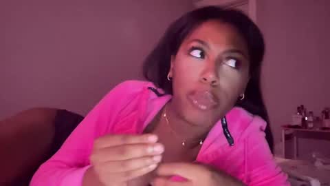 Snapshot of popasprincess chatting on September 22, 1:59 am princess online show from September 22, 1:59 am