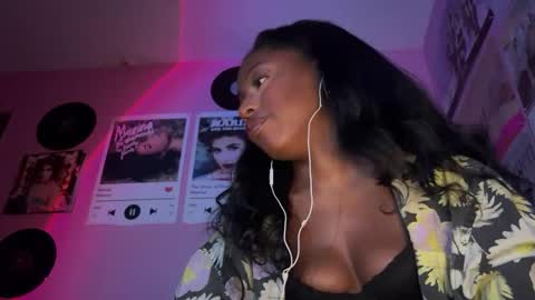 Snapshot of popasprincess chatting on January 3, 1:05 am princess online show from January 3, 1:05 am