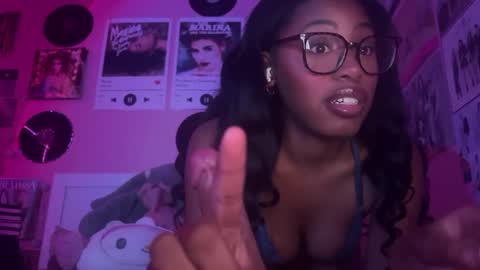 Snapshot of popasprincess chatting on January 15, 3:11 am princess online show from January 15, 3:11 am