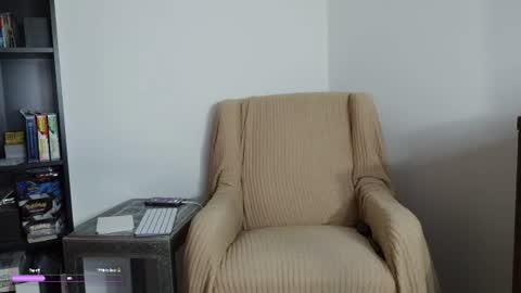 PoppyQuinn online show from June 20, 1:53 am