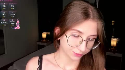 Elizabeth online show from November 6, 7:42 pm