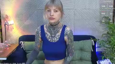 Lola online show from July 11, 5:40 am