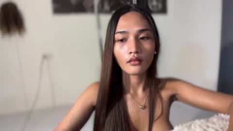 ur hot and wet precious online show from June 12, 3:03 am