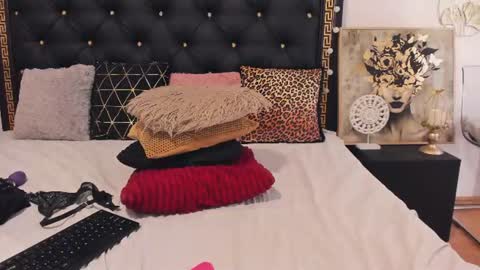 Ailyn online show from June 18, 9:14 am