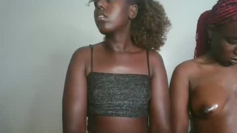 pretty_empress online show from June 30, 10:15 am