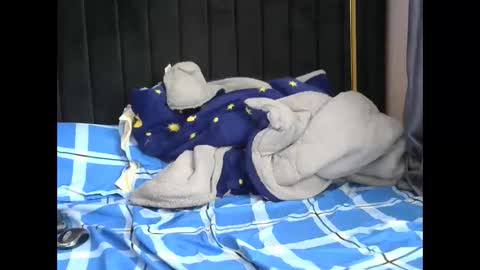 pretty_gaal online show from January 16, 5:42 am