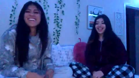 pretty_girl828687 online show from October 9, 5:11 am