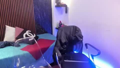 pretty_honey22 online show from June 15, 4:45 am