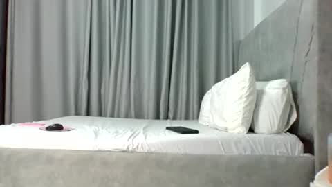 pretty_josey online show from February 9, 3:09 am