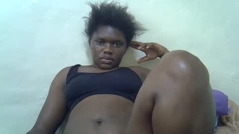 pretty_melan online show from June 11, 10:56 am