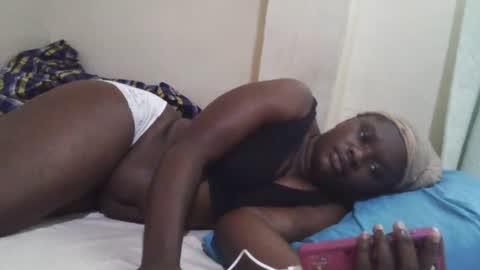 pretty_melan online show from July 27, 11:29 am