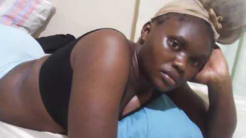 pretty_melan online show from July 28, 7:39 pm