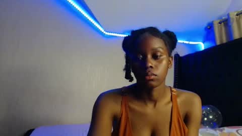 Nyra online show from May 4, 10:46 pm