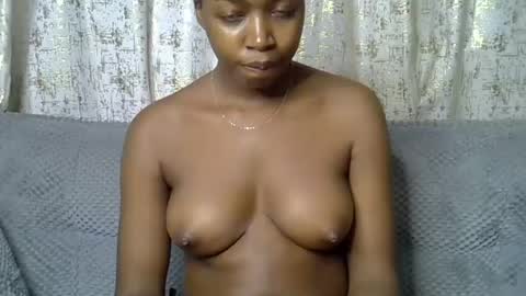 pretty_petite24 online show from July 10, 9:37 pm