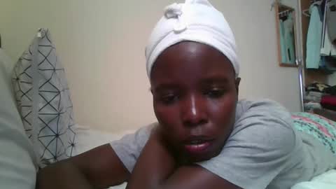Snapshot of pretty_petite_ebony chatting on October 19, 1:46 pm pretty_petite_ebony online show from October 19, 1:46 pm