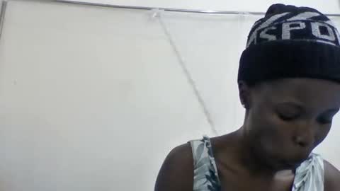 pretty_petite_ebony online show from June 15, 3:07 am