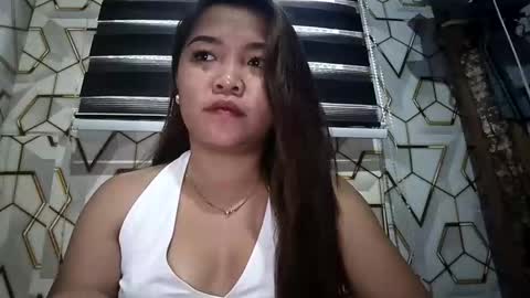 pretty_pharsa online show from June 6, 9:15 am