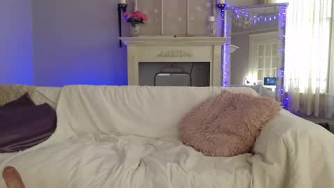 Pretty Sara online show from April 29, 5:04 pm