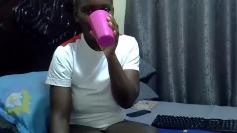 pretty_sheanna online show from April 29, 11:57 am