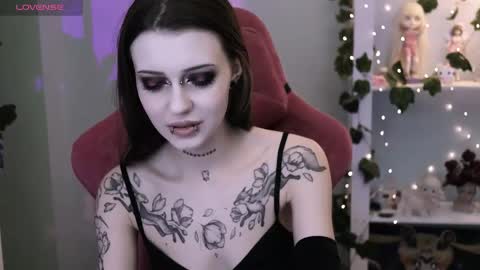 Violet online show from March 2, 10:04 pm