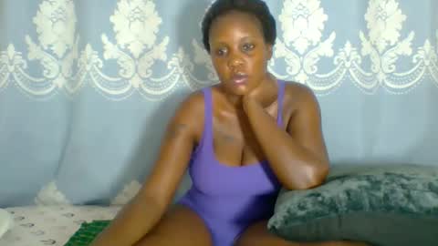 SHANIA online show from November 9, 9:49 am