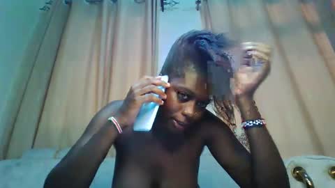 prettydulce online show from October 2, 2:55 pm