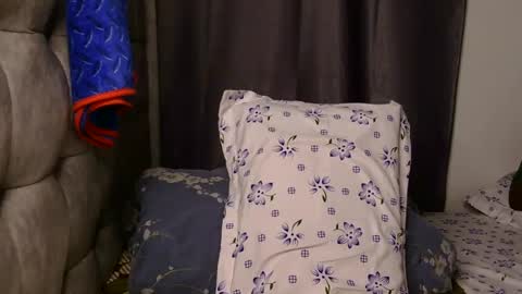 Prettiesexxy online show from July 7, 2:31 pm