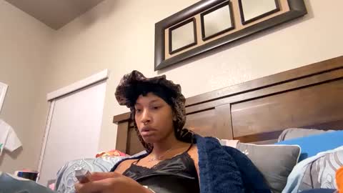 prettyfacefemale online show from October 15, 3:31 am