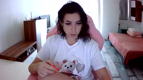 prettyjulliette online show from September 30, 11:49 am